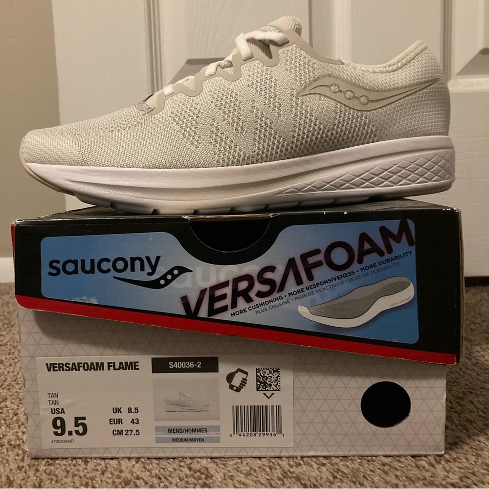 Saucony Versafoam Flame Size 9.5 Tan Sneakers NWT